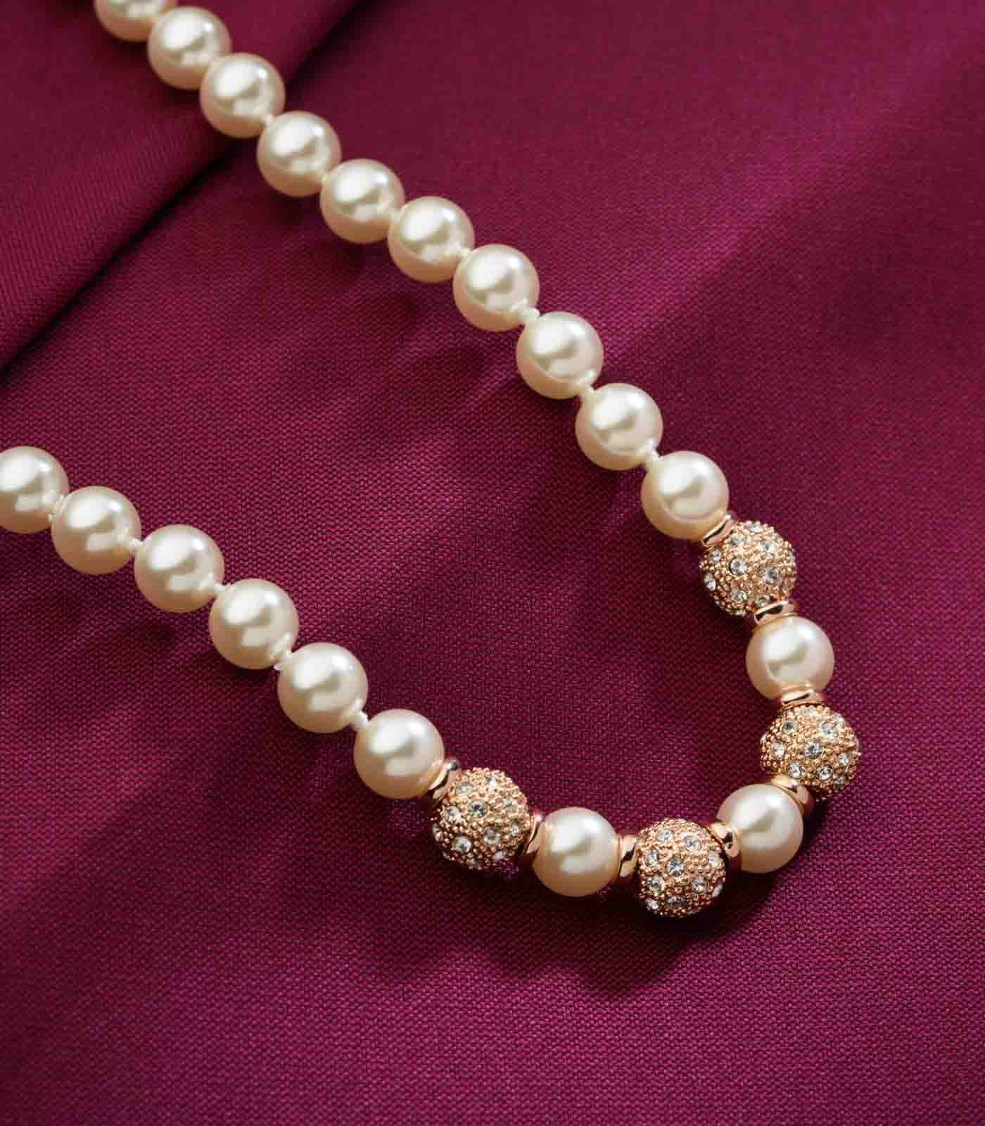 Classic Single Layer Pearl Necklace (Brass)