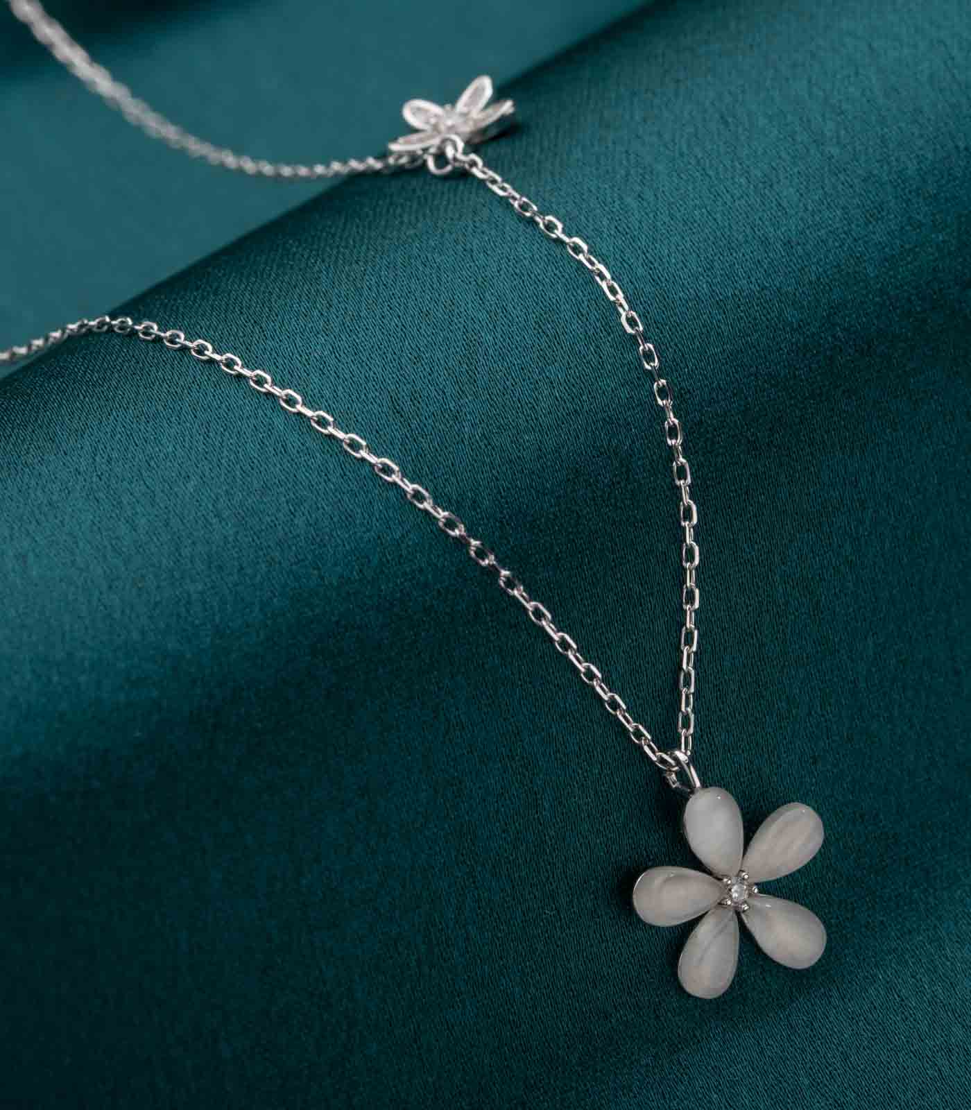 Flower Necklace (Silver)