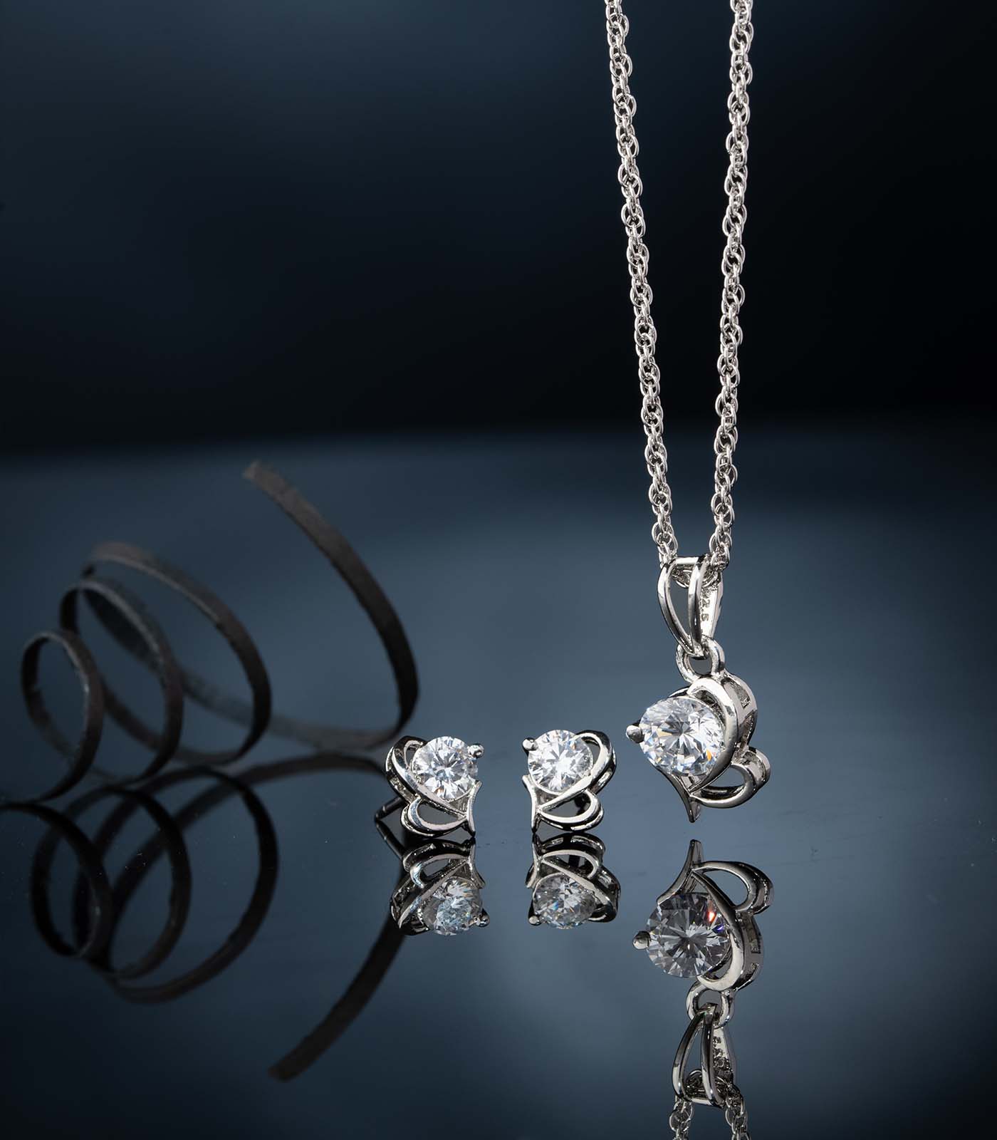 Premium Zircon Curved Necklace Set