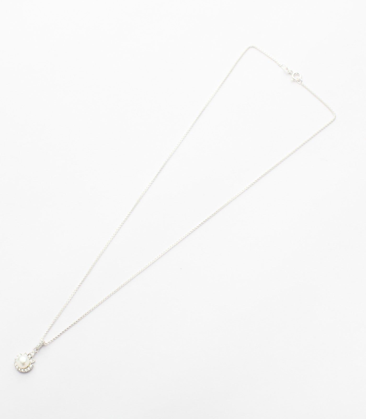 A Pearly Clique Necklace (Silver)