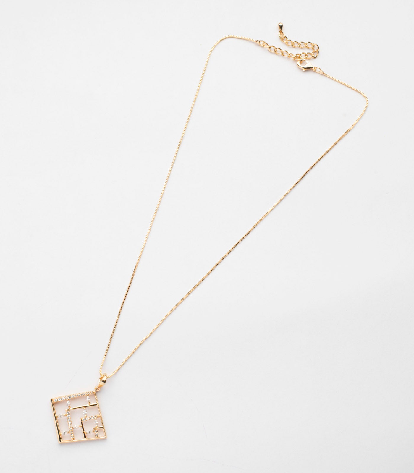 Trendy Intricated Pendant (Brass)